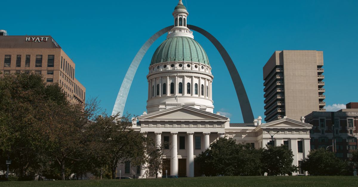 St. Louis, Missouri — remote online notarization with Robin Nunn